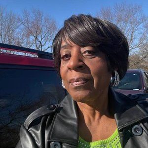 Meet your Posher, Sandra